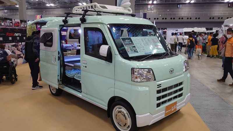 Japonya'da 200 farklı kamp aracı görücüye çıktı